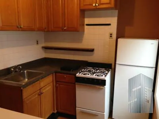 Rented by Skyline Group Real Estate | media 8