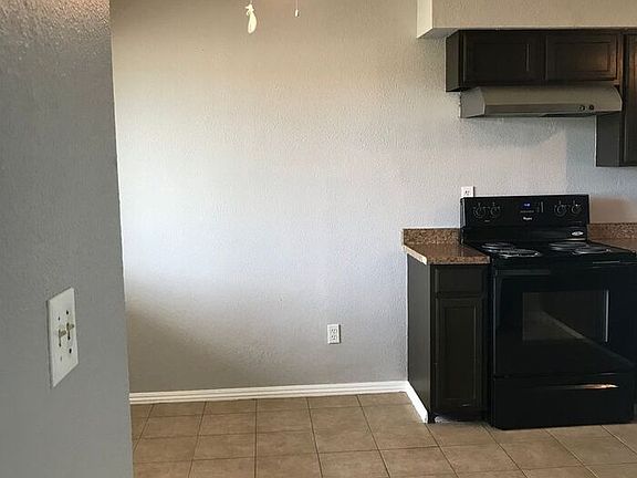 3rd image of 2227 N Glenn Ave #202