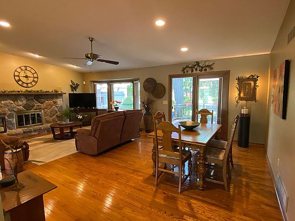 4th image of 15692 Swathmore Ln