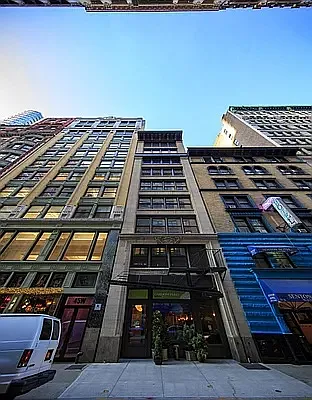 Rented by Voro New York | media 38