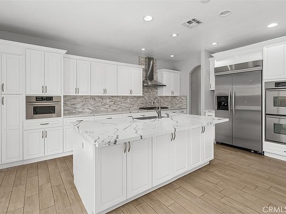 3rd image of 12385 Sumac Dr