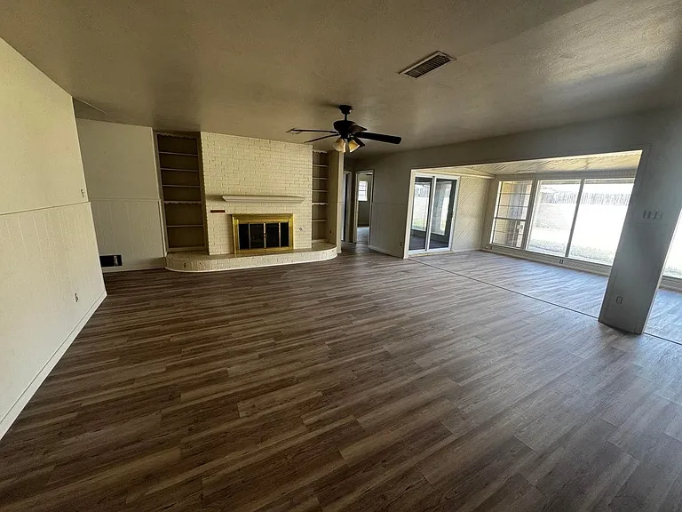 3208 Durant Dr — Photo 6