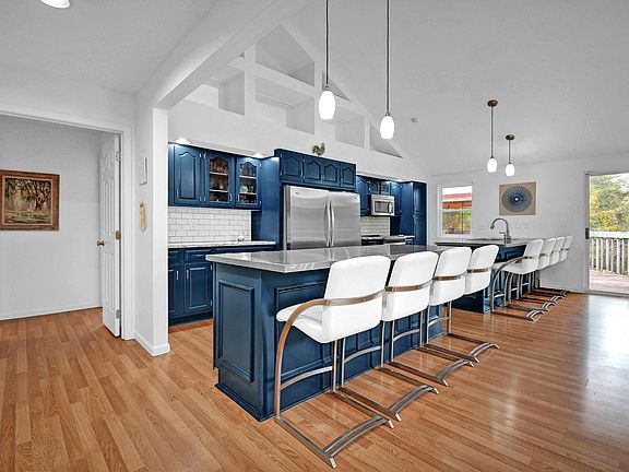 4th image of 17 Brecon Cir