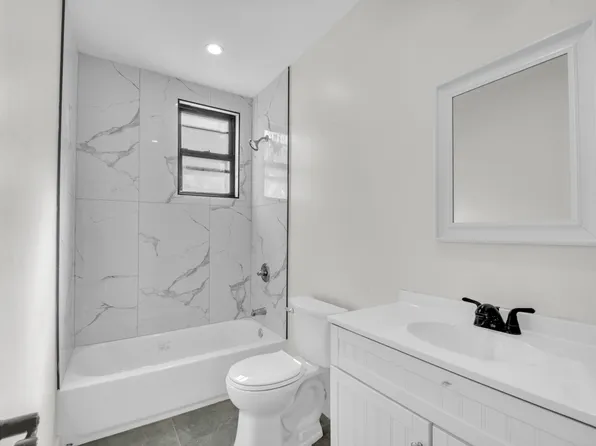 31 Roosevelt Place image 12 of 17