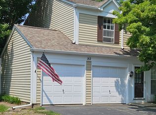 182 Half Moon Cir, Aurora, IL 60504