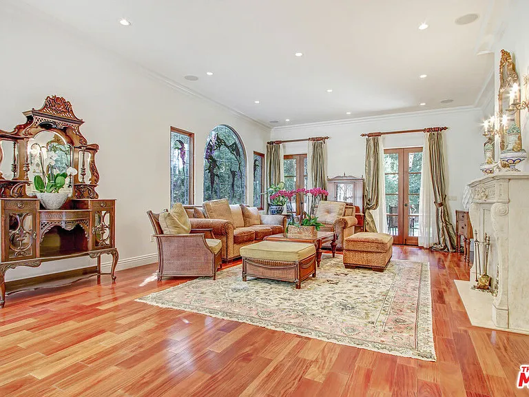 725 N Foothill Rd — Photo 23