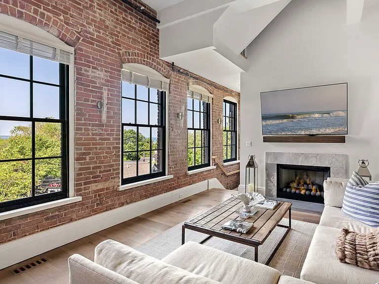 15 Church St #Penthouse 402 — Photo 10