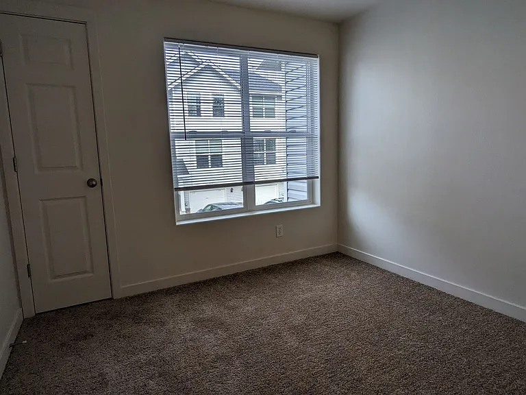 Halsey East Townhomes — Photo 60