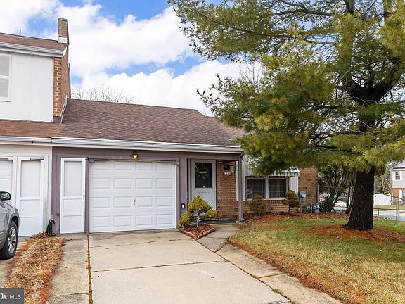 2nd image of 1611 Acorn Pl