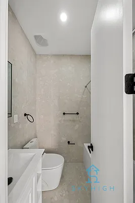 Rented by Skyhigh Realty NYC LLC | media 13