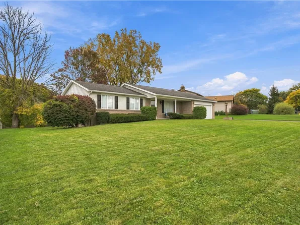 54 Old English Dr, Rochester, NY 14616