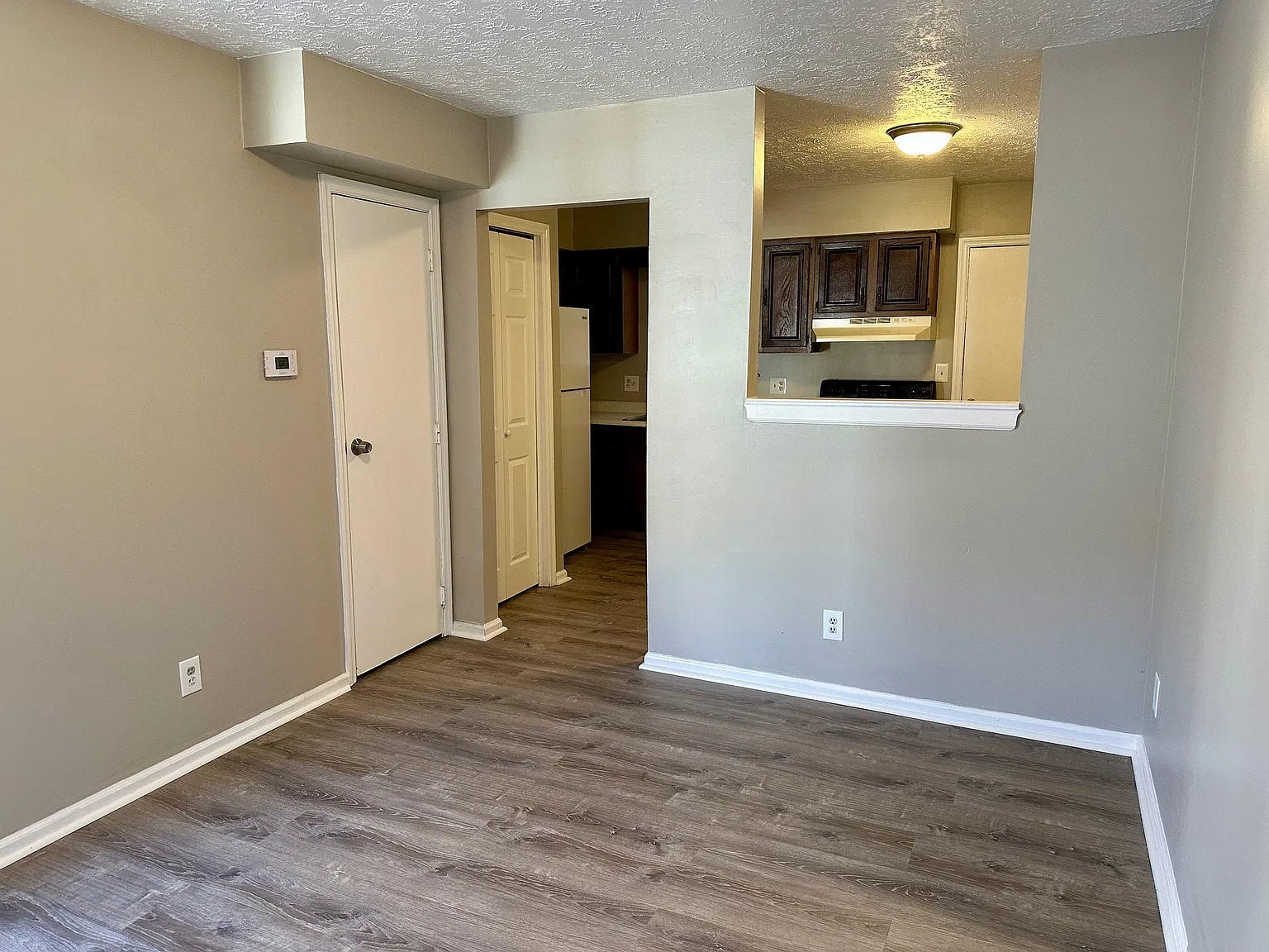 2 bed, 600 sqft, $700 — Photo 2