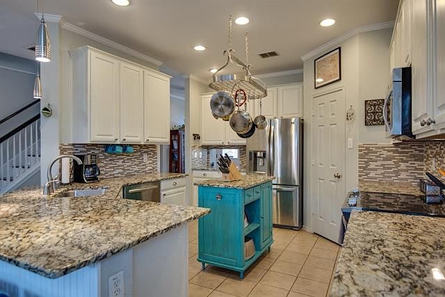 1st image of 6104 Photinia Ave