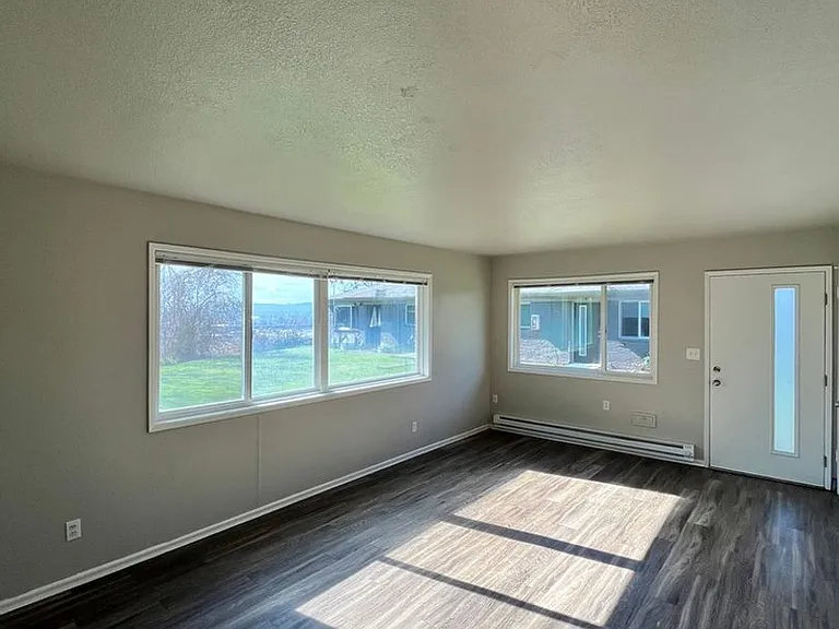 The Rivercrest Apartments by Star Metro — Photo 24