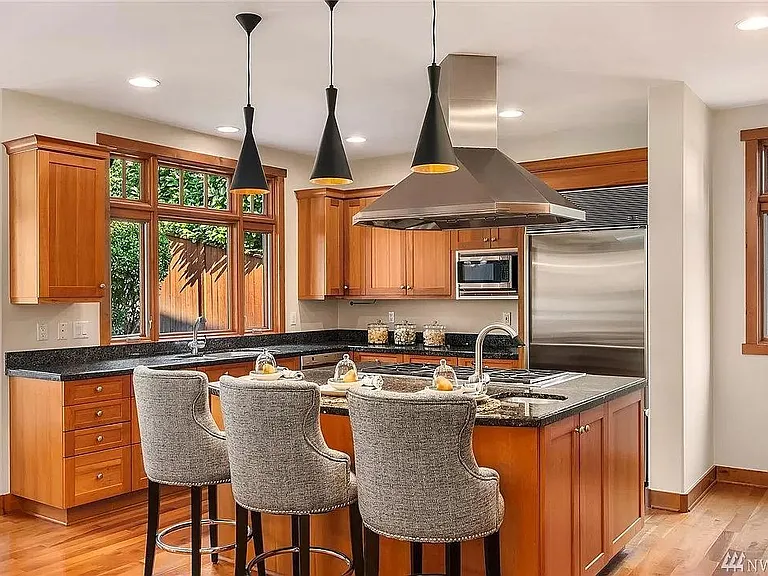 710 Lake Washington Blvd NE — Photo 10
