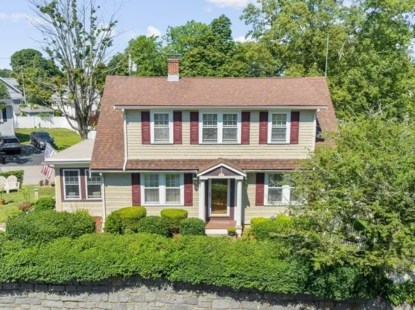 92 Squantum St, Milton, MA 02186