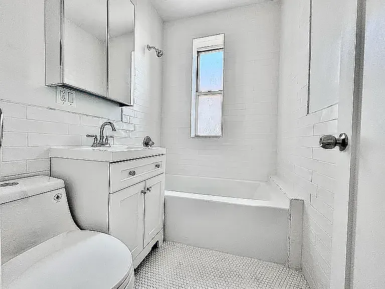 187 Pinehurst Ave #5C — Photo 5
