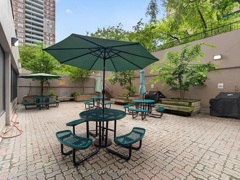 40 Homewood Ave #210 — Photo 31