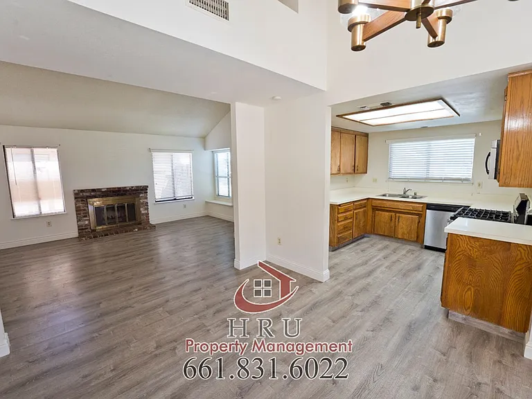 7005 Iberia Ct — Photo 22