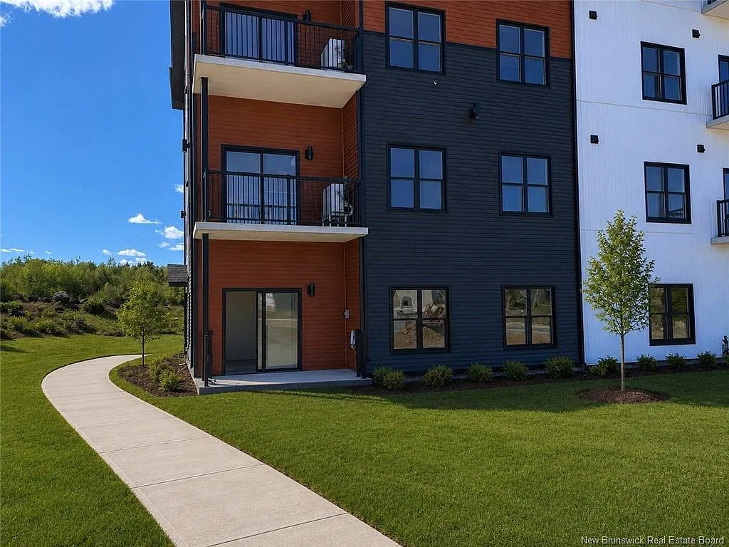 2 bed, 2.0 bath, 1081 sqft, $2,200 — Photo 3