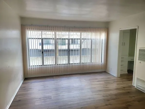 7024 Hawthorn Ave, Los Angeles, CA