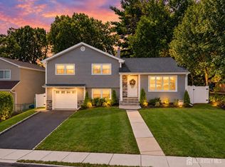 35 Bender Dr, Clifton, NJ 07013