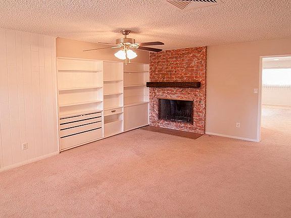 Living Room/ Dining Room