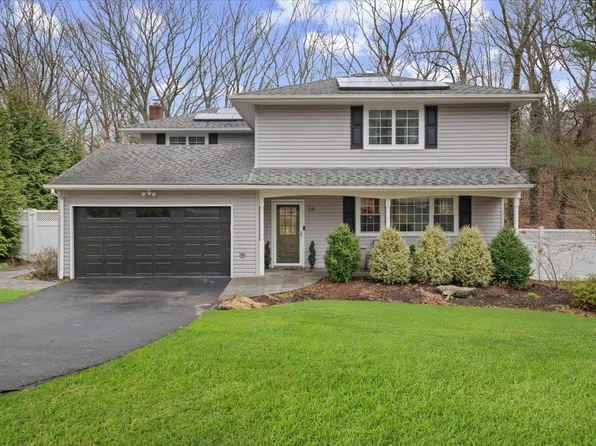 24 Pimlico Drive, Commack, NY 11725