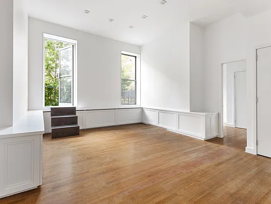 Rented by Compass | media 18