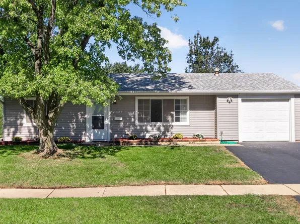 1622 W Celebrity Cir, Hanover Park, IL 60133