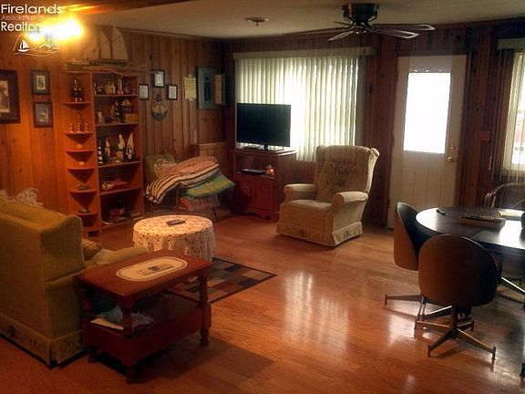 3rd image of 15 Catalina Dr