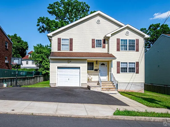 223 S 10th Ave, Highland Park, NJ 08904