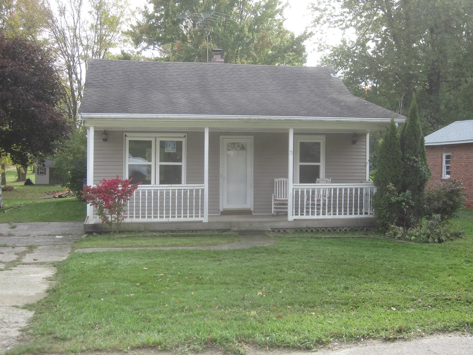 71 W Elmwood Ave photo 1