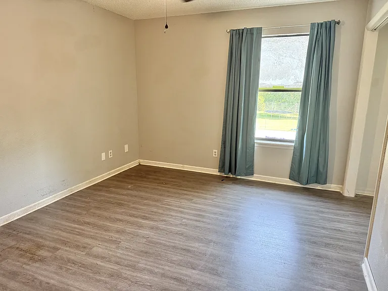 116 Manor Cir #4 — Photo 7