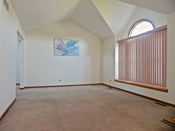4th image of 3806 Streamwood Dr