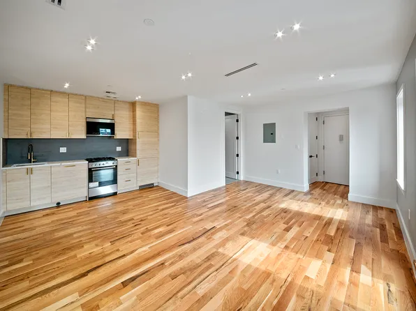 1079 Fulton Street image 2 of 8