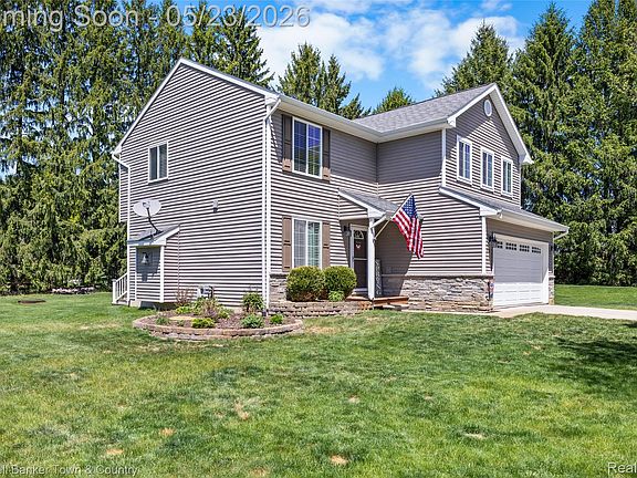 4th image of 9122 Oneida Way