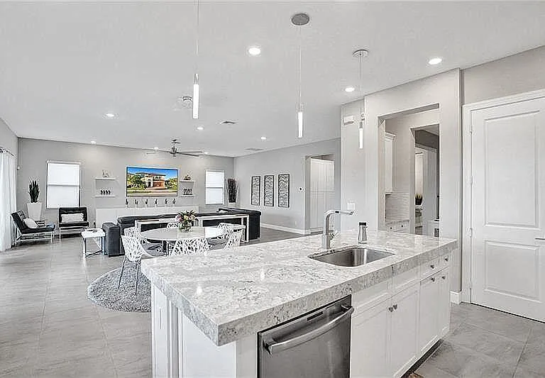 Waterway Cir — Photo 12