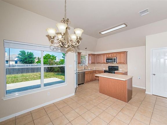 5th image of 202 Kerley Dr