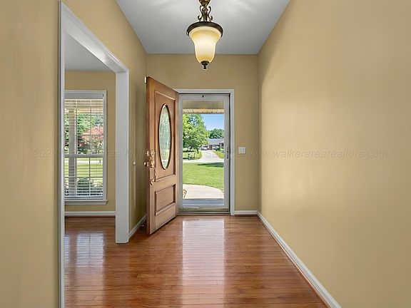4th image of 2105 Heatherwood Dr