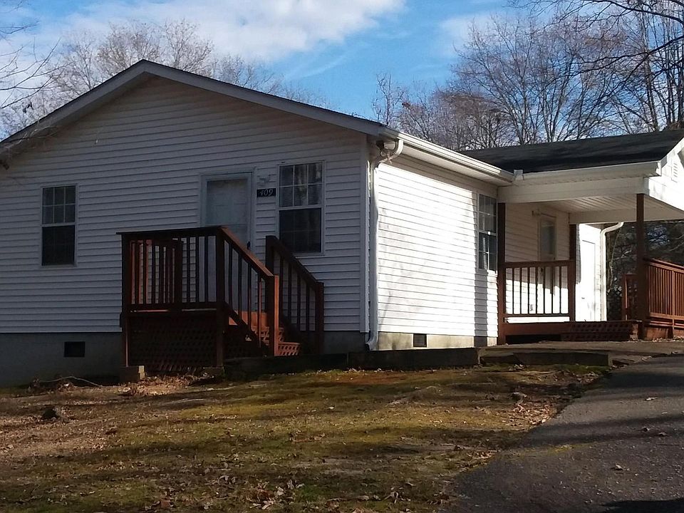 1st image of 409 Flint Dr