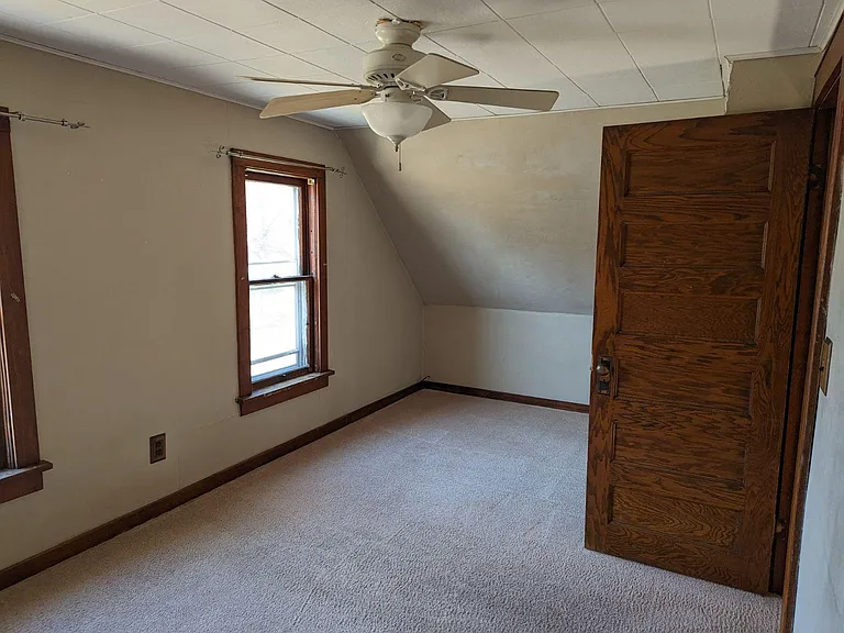 1120 S Lawe St — Photo 10