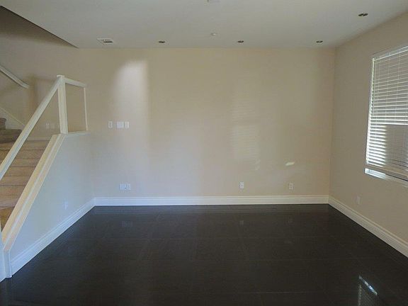2nd image of 210 Calle Del Sol