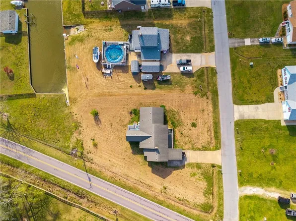 101 Canadian Goose Dr, Currituck, NC 27929