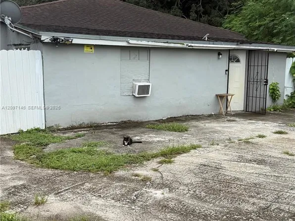 2240 NW 102nd St, Miami, FL 33147