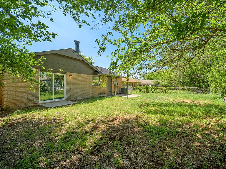 2525 SE 47th St — Photo 32