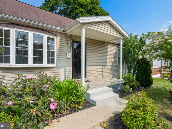 213 Nottingham Rd, Hagerstown, MD 21740