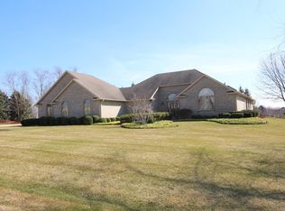 37W828 Jaguar Ct, Elgin, IL 60124