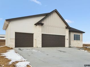 20108 R St, Omaha, NE 68135