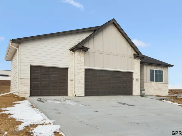 20108 R St, Omaha, NE 68135